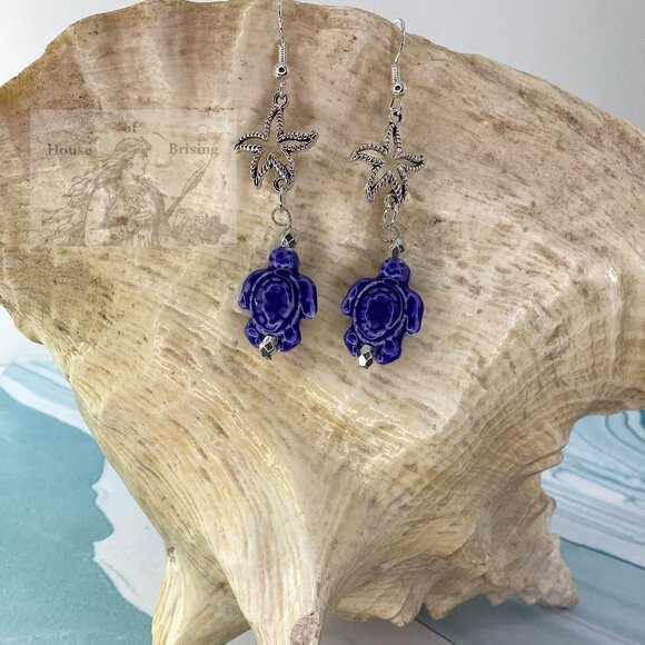 Sea Turtle Earrings NWT - Picture 1 of 3